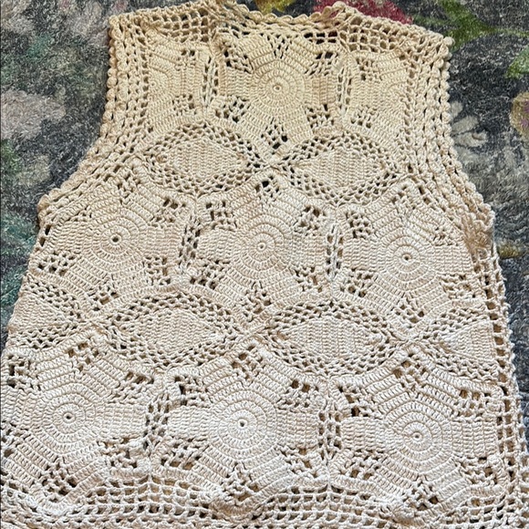 Vintage August Silk Crochet Cream Vest - Picture 3 of 6